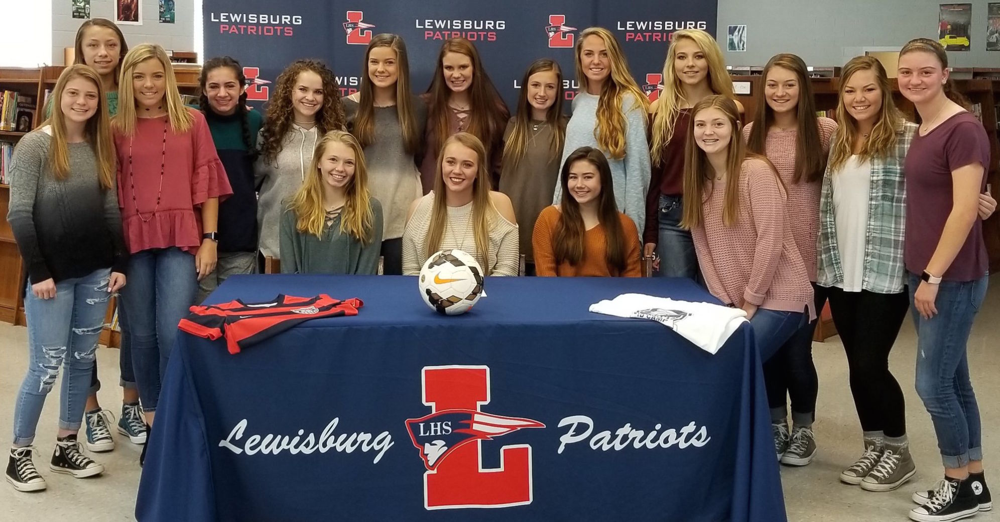 Eckhoff signs with Itawamba for soccer